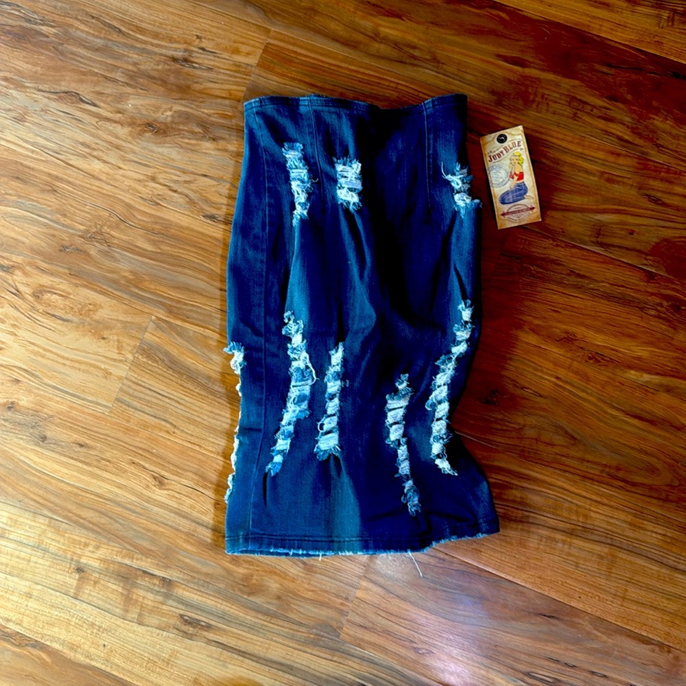 Judy Blue midi skirt with functional zipper size small brand new with tags.
